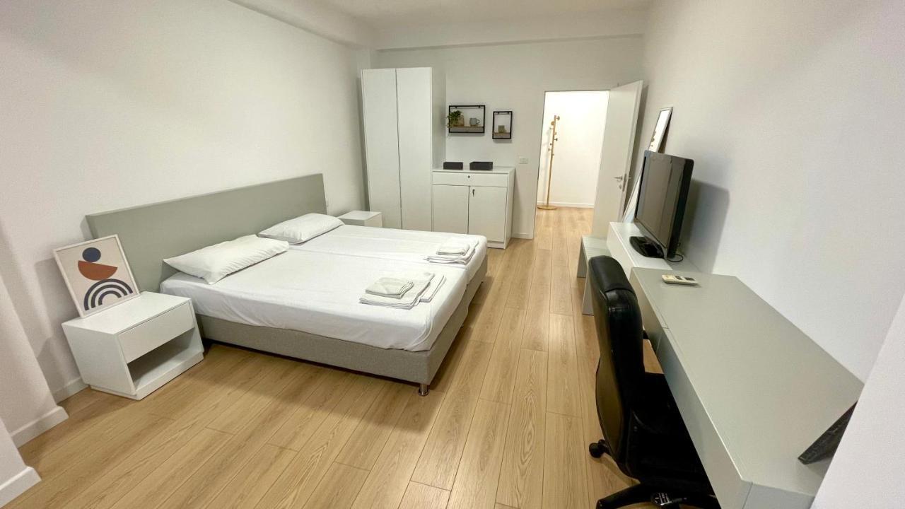 Johana Blloku Apartment In Amazing Location! Тирана Экстерьер фото